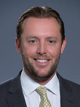 Davis Paris Headshot